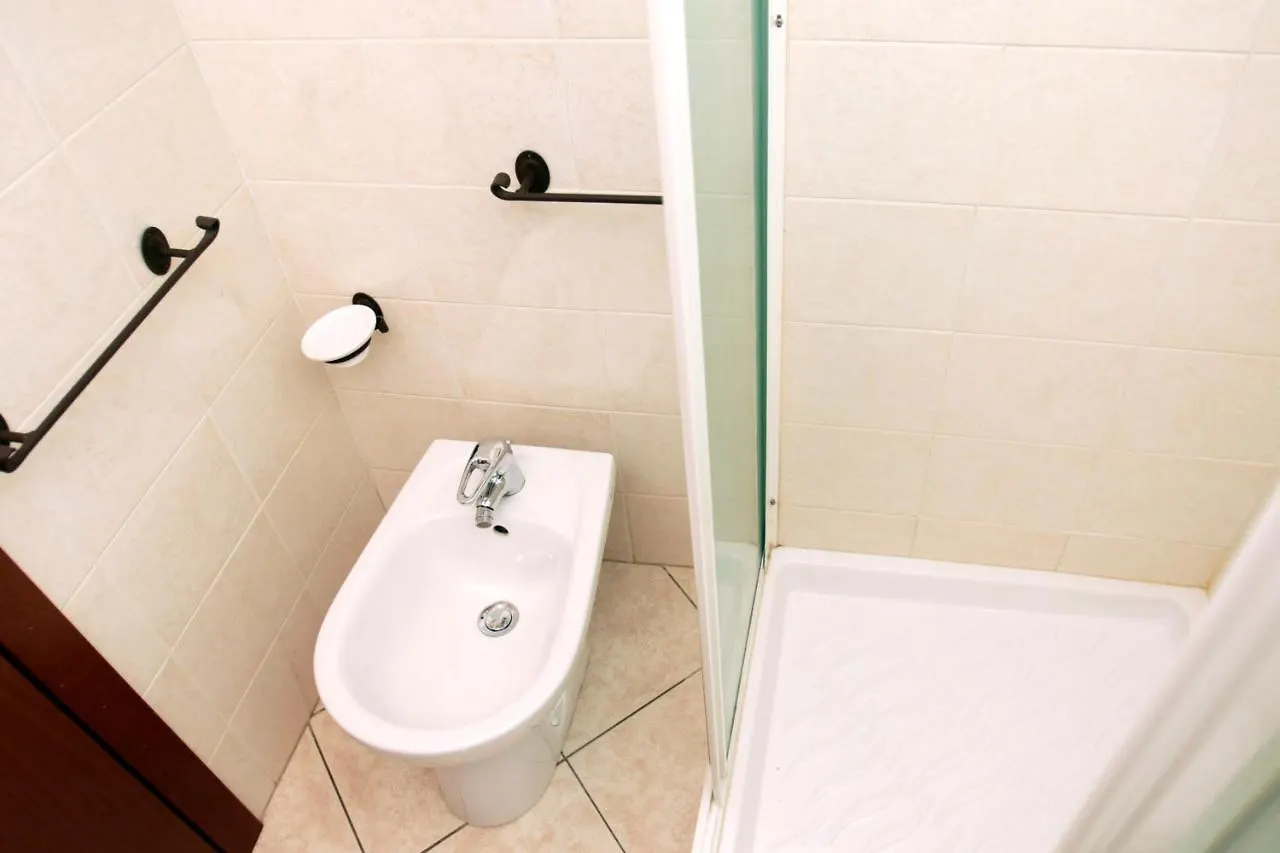 Casa Marilena - Italian Homing Apartment Sirmione Italy